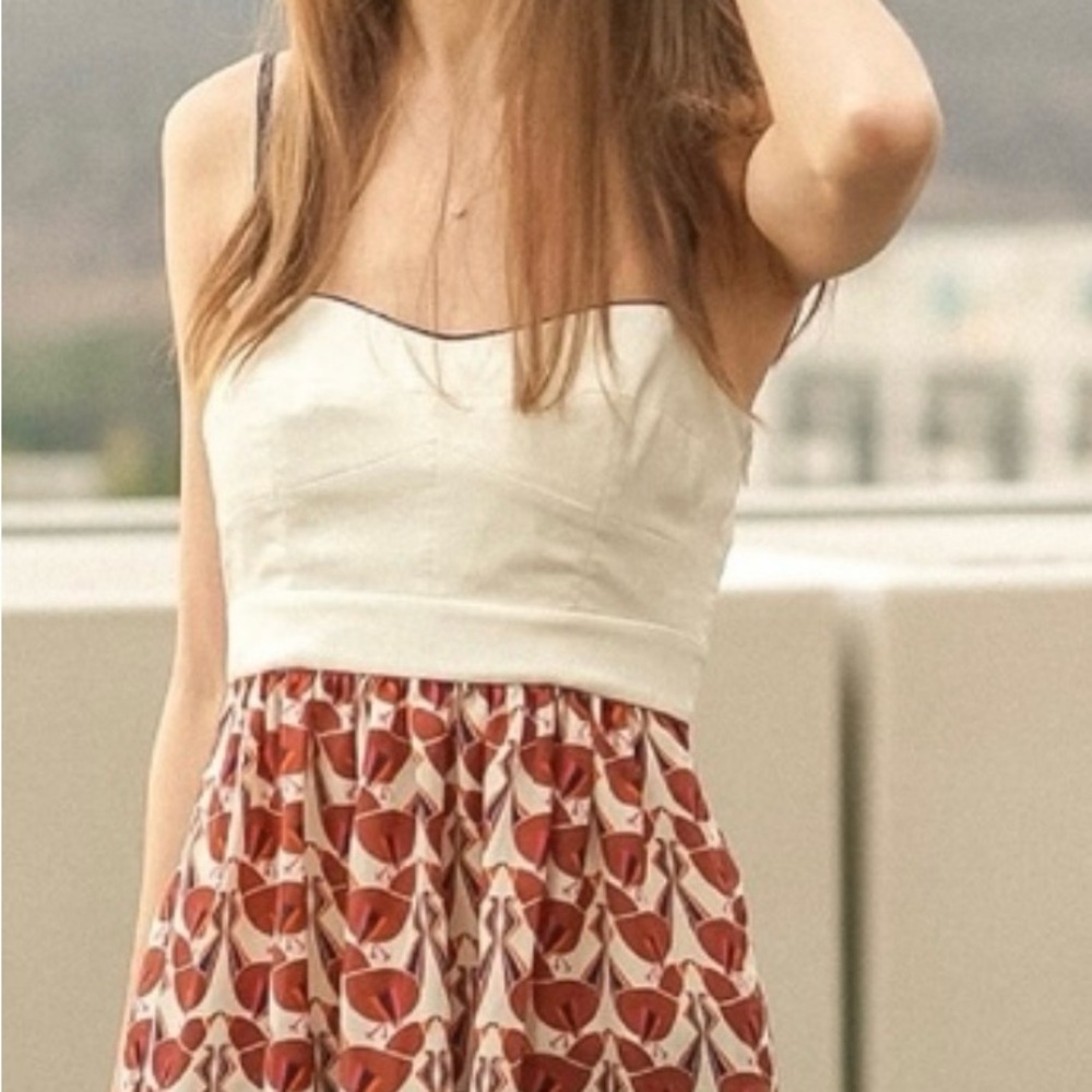 Fossil Cream and Navy Apparel